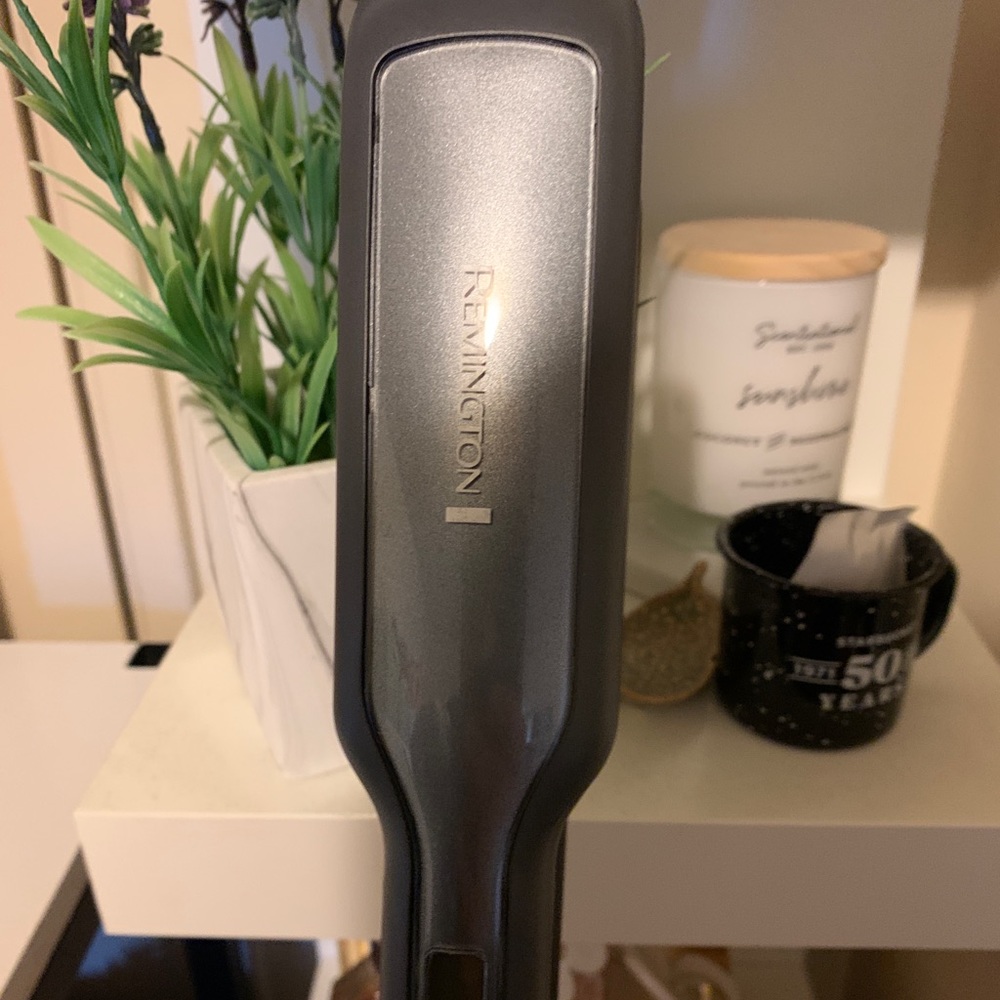 Hair straightener